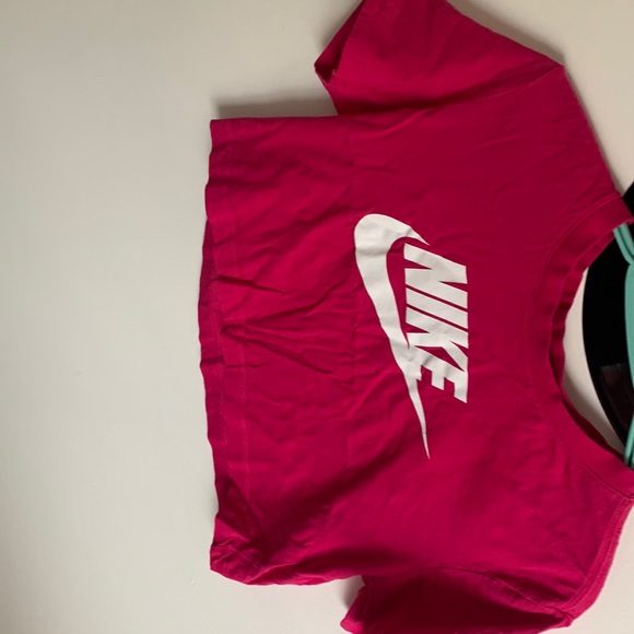 Nike Cropped Tee - Picture 1 of 3